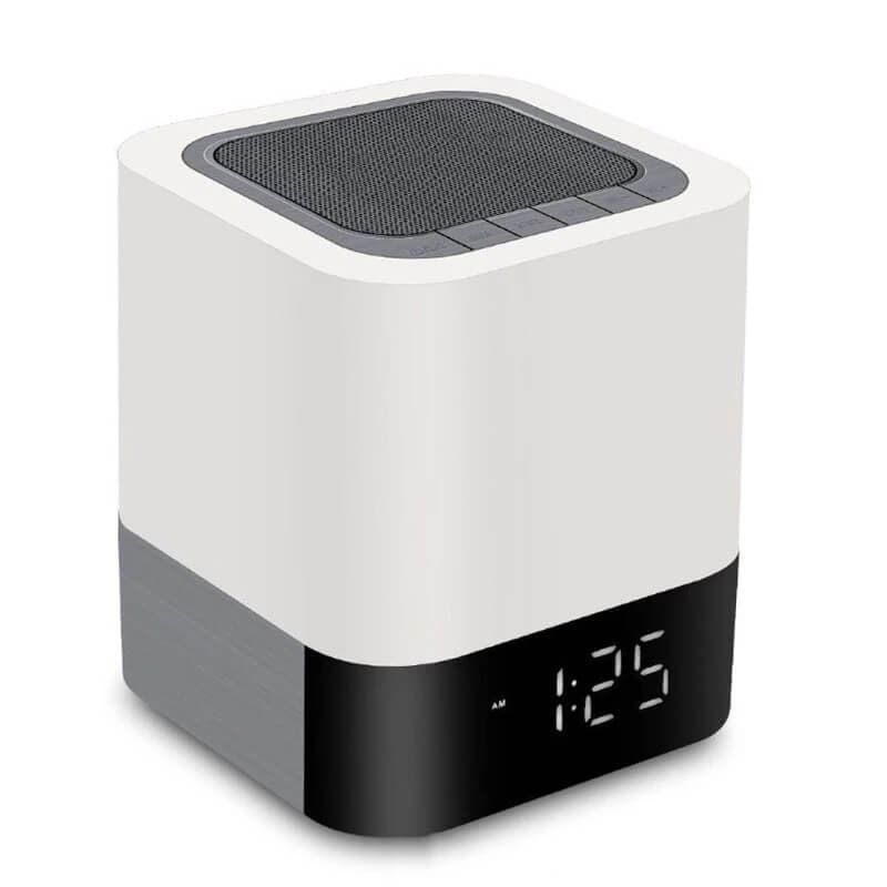 Parlante Bluetooth con  reloj y lámpara de mesita de noche